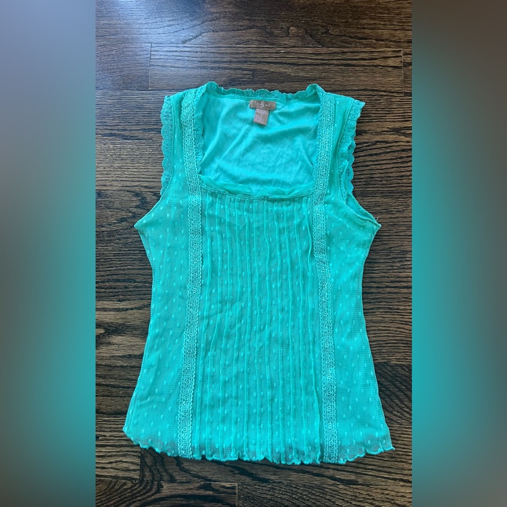 TWENTY ONE woman’s sleeveless lace top